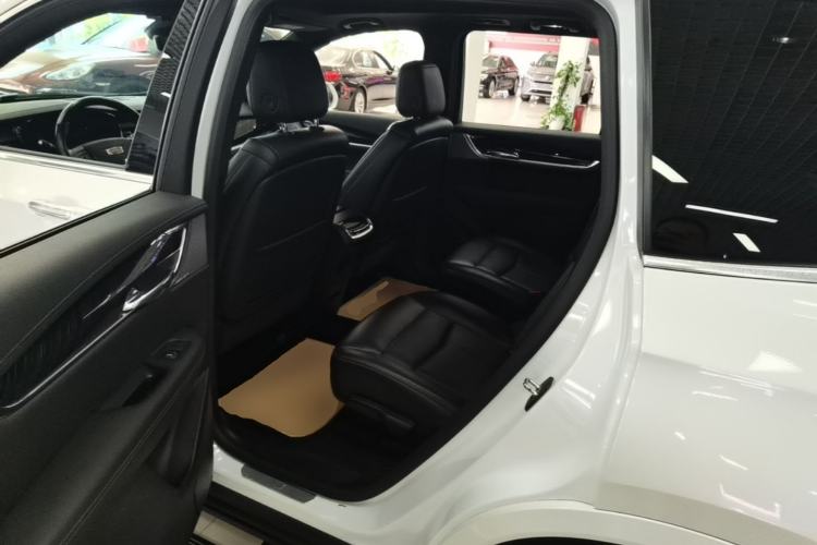 Used Cadillac XT6 2022 2.0T Six-Seater Four-Wheel Drive Luxury Version Left Rear Seat