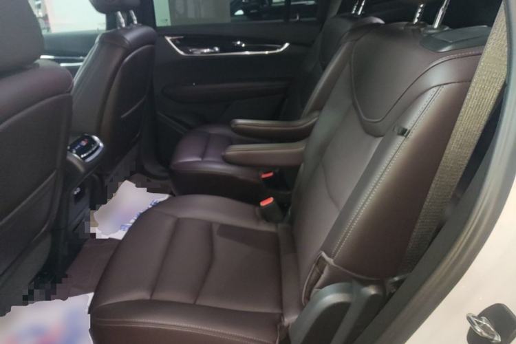 Used Cadillac XT6 2022 2.0T Six-Seater Two-Wheel-Drive Luxury Version Left Rear Seat