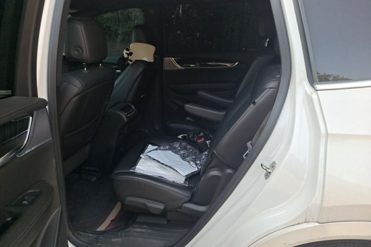 Used Cadillac XT6 2022 2.0T Six-Seater Four-Wheel Drive Luxury Version Left Rear Seat