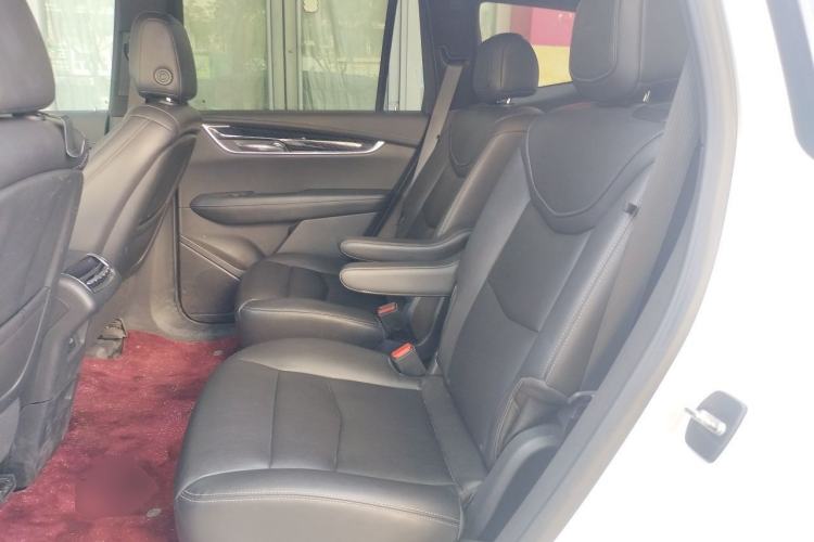 Used Cadillac XT6 2022 2.0T Six-Seater Two-Wheel-Drive Luxury Version Left Rear Seat