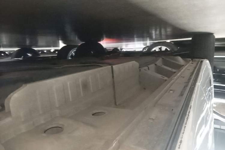Used Cadillac XT6 2022 2.0T Six-Seater Four-Wheel Drive Luxury Version Left Side Sill
