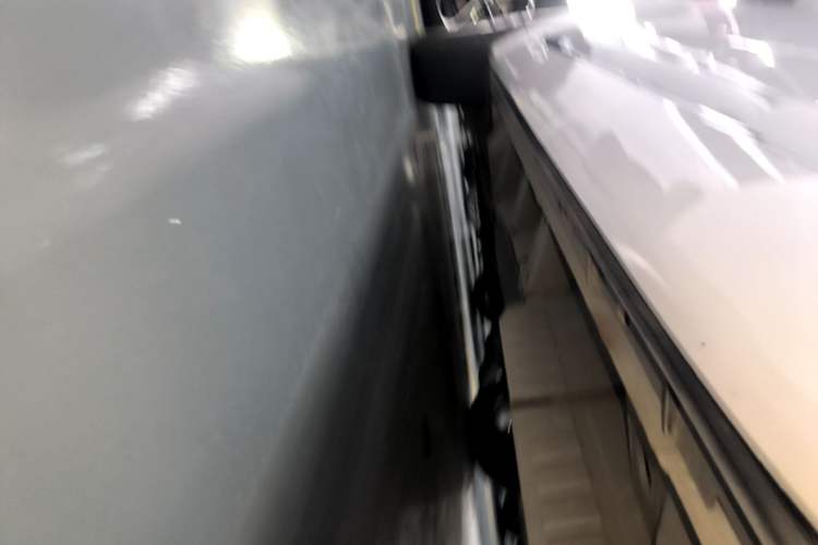 Used Cadillac XT6 2022 2.0T 7-Seater Two-Wheel Drive Luxury Version Left Side Sill