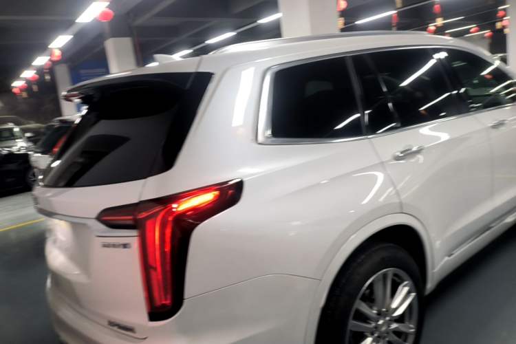 Used Cadillac XT6 2022 2.0T 7-Seater Two-Wheel Drive Luxury Version Rear Right 45 Deg