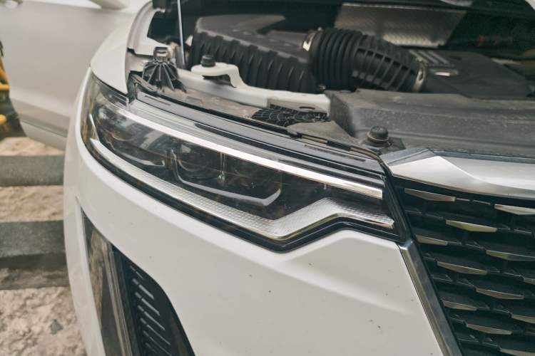 Used Cadillac XT6 2022 2.0T 7-Seater Two-Wheel Drive Luxury Version Right Front Headlight