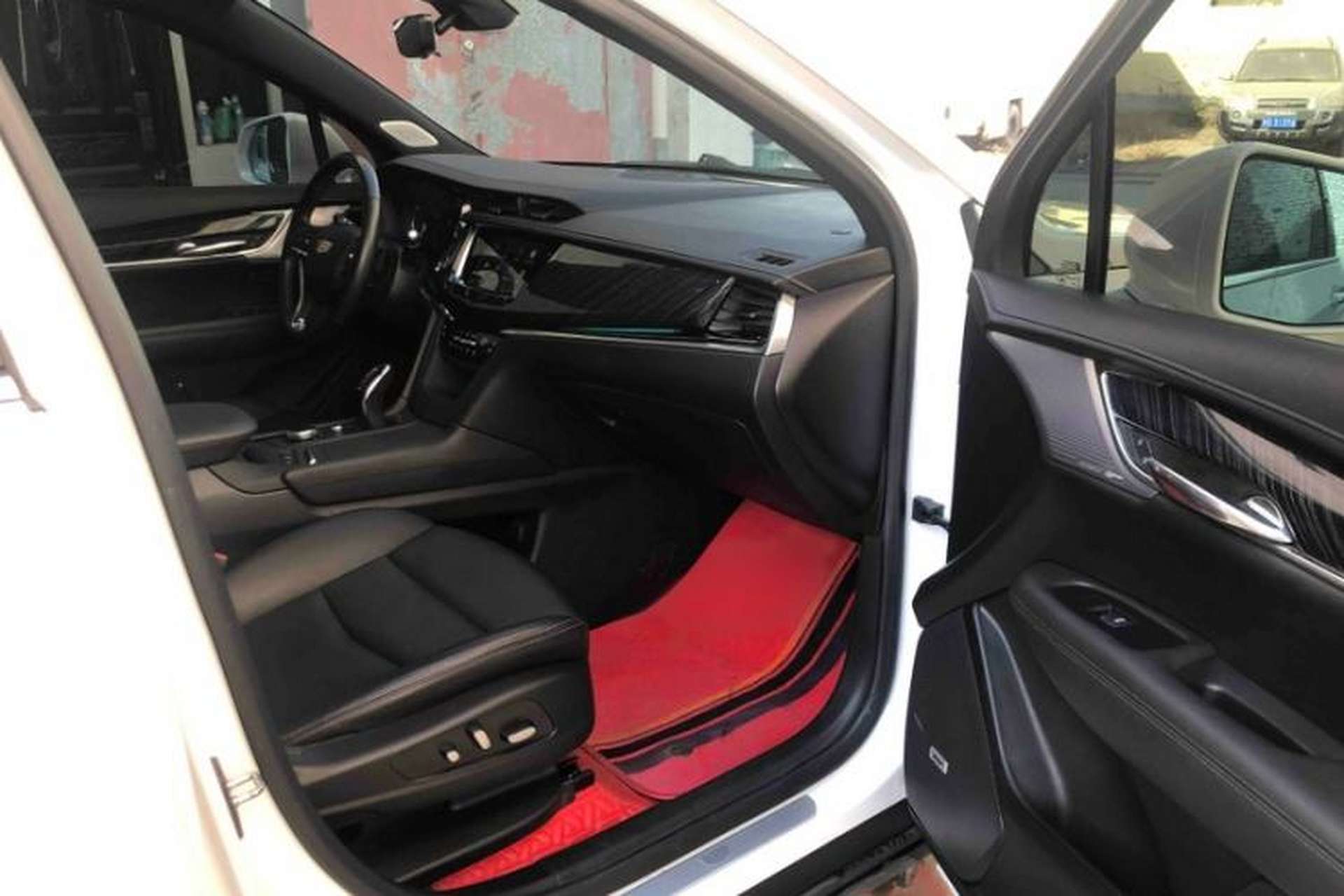 Used Cadillac XT6 2022 2.0T Six-Seater Four-Wheel Drive Luxury Version Right Front Seat