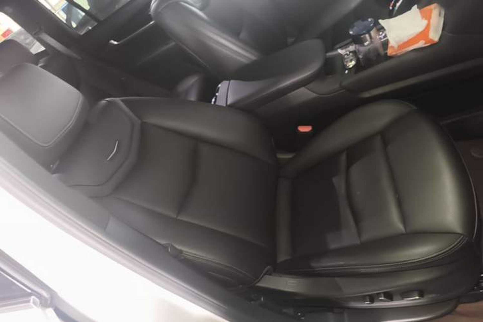 Used Cadillac XT6 2022 2.0T 7-Seater Two-Wheel Drive Luxury Version Right Front Seat