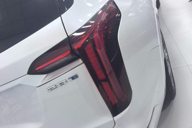 Used Cadillac XT6 2022 2.0T Six-Seater Four-Wheel Drive Luxury Version Right Rear Taillight
