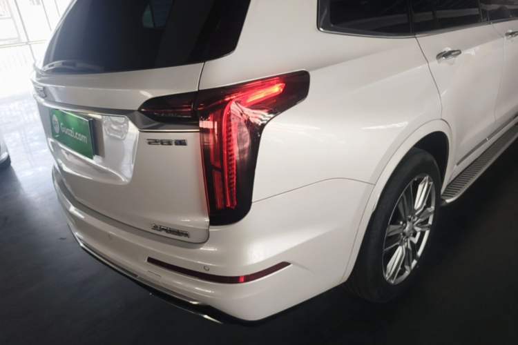 Used Cadillac XT6 2022 2.0T 7-Seater Two-Wheel Drive Luxury Version Right Rear Taillight