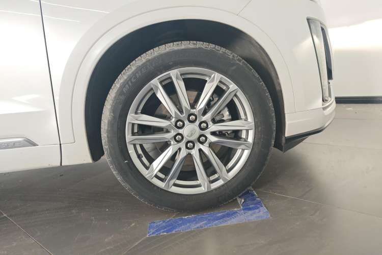 Used Cadillac XT6 2022 2.0T 7-Seater Two-Wheel Drive Luxury Version Right Rear Wheel Hub