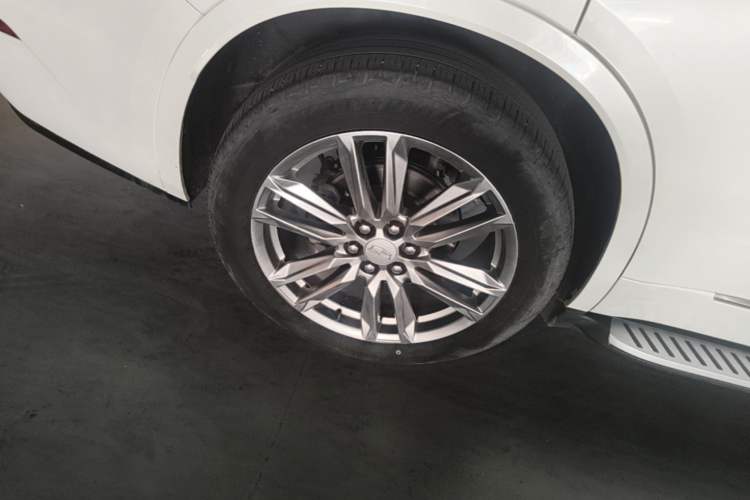 Used Cadillac XT6 2022 2.0T 7-Seater Two-Wheel Drive Luxury Version Right Rear Wheel Hub