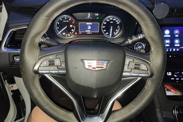 Used Cadillac XT6 2022 2.0T Six-Seater Two-Wheel-Drive Luxury Version Steering Wheel