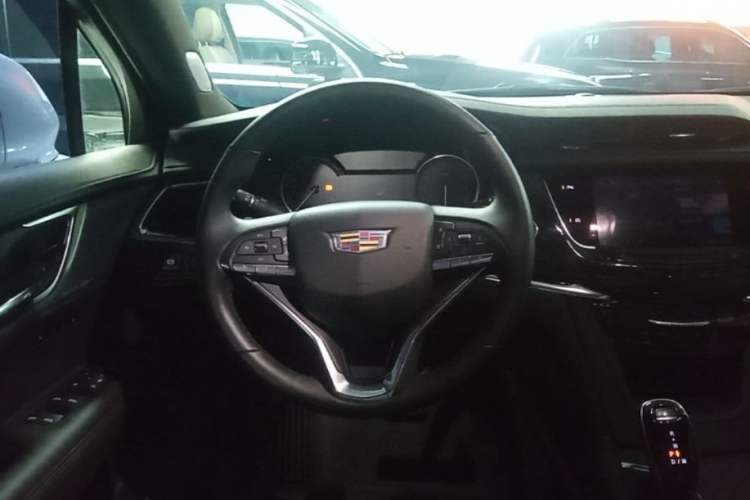 Used Cadillac XT6 2022 2.0T Six-Seater Four-Wheel Drive Luxury Version Steering Wheel