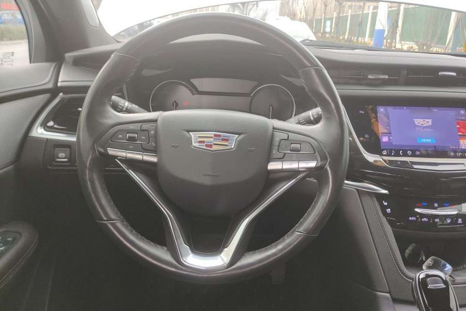 Used Cadillac XT6 2022 2.0T Six-Seater Four-Wheel Drive Luxury Version Steering Wheel