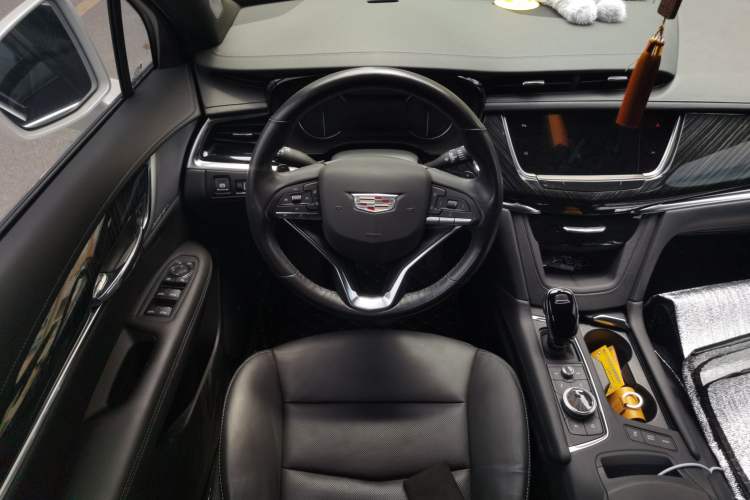 Used Cadillac XT6 2022 2.0T Six-Seater Four-Wheel Drive Luxury Version Steering Wheel