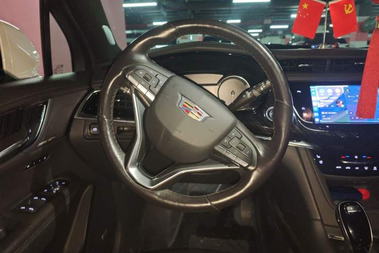 Used Cadillac XT6 2022 2.0T Six-Seater Four-Wheel Drive Luxury Version Steering Wheel