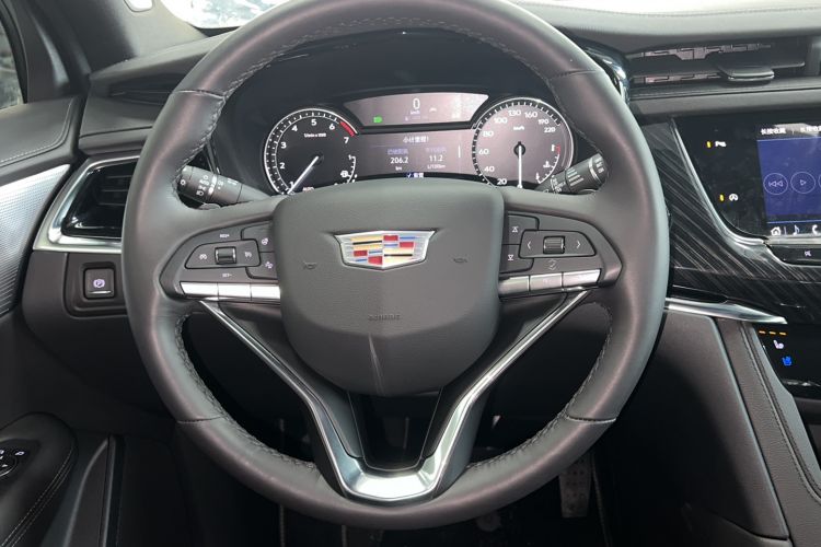 Used Cadillac XT6 2022 2.0T 7-Seater Four-Wheel Drive Luxury Version Steering Wheel