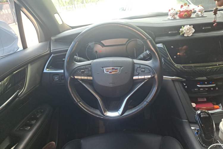 Used Cadillac XT6 2022 2.0T Six-Seater Four-Wheel Drive Luxury Version Steering Wheel