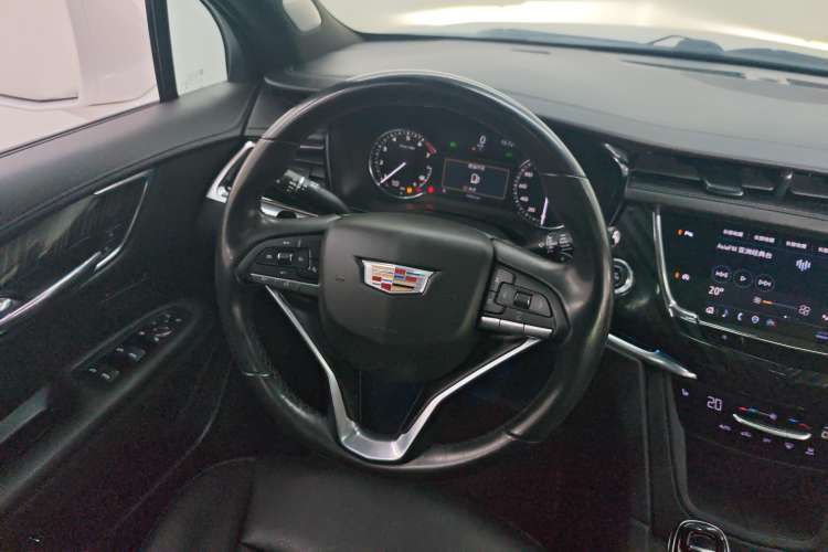 Used Cadillac XT6 2022 2.0T 7-Seater Two-Wheel Drive Luxury Version Steering Wheel