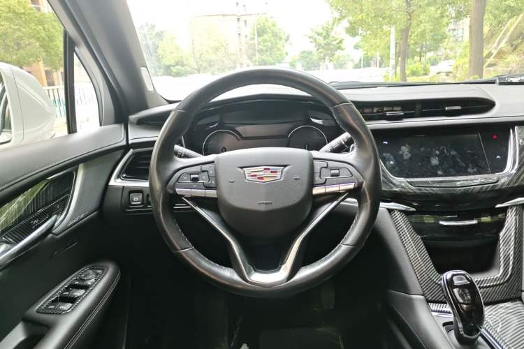 Used Cadillac XT6 2022 2.0T Six-Seater Four-Wheel Drive Luxury Version Steering Wheel