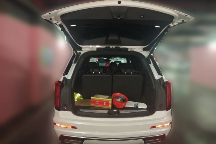 Used Cadillac XT6 2022 2.0T Six-Seater Four-Wheel Drive Luxury Version Trunk