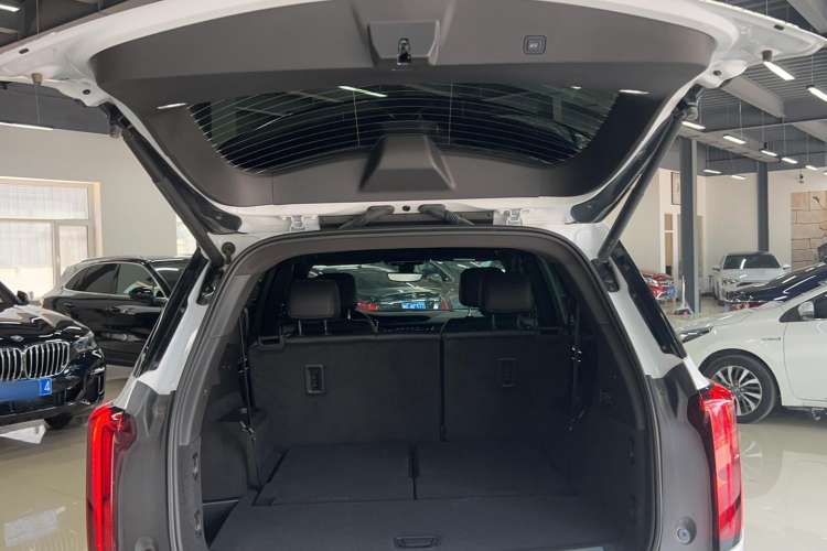 Used Cadillac XT6 2022 2.0T 7-Seater Four-Wheel Drive Luxury Version Trunk