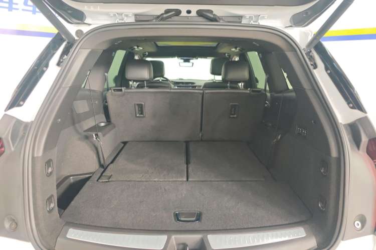 Used Cadillac XT6 2022 2.0T 7-Seater Two-Wheel Drive Luxury Version Trunk