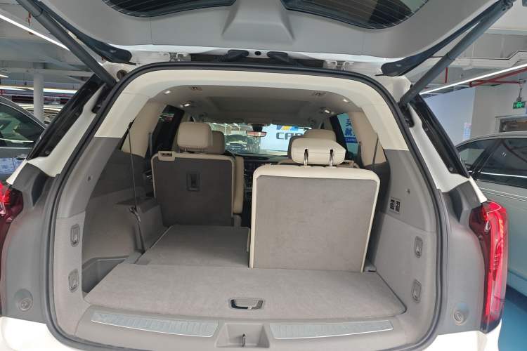 Used Cadillac XT6 2022 2.0T Six-Seater Four-Wheel Drive Luxury Version Trunk