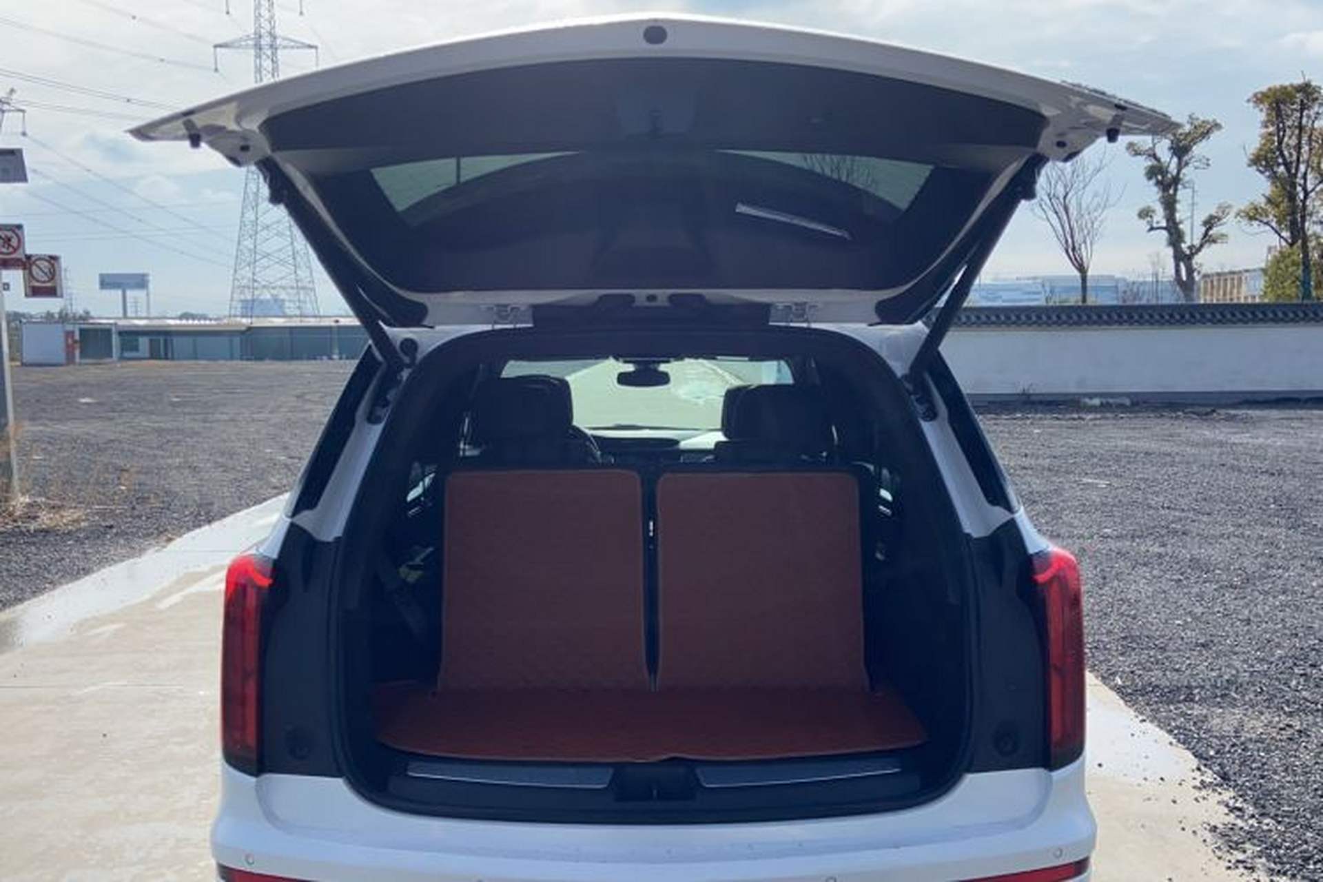 Used Cadillac XT6 2022 2.0T 7-Seater Two-Wheel Drive Luxury Version Trunk