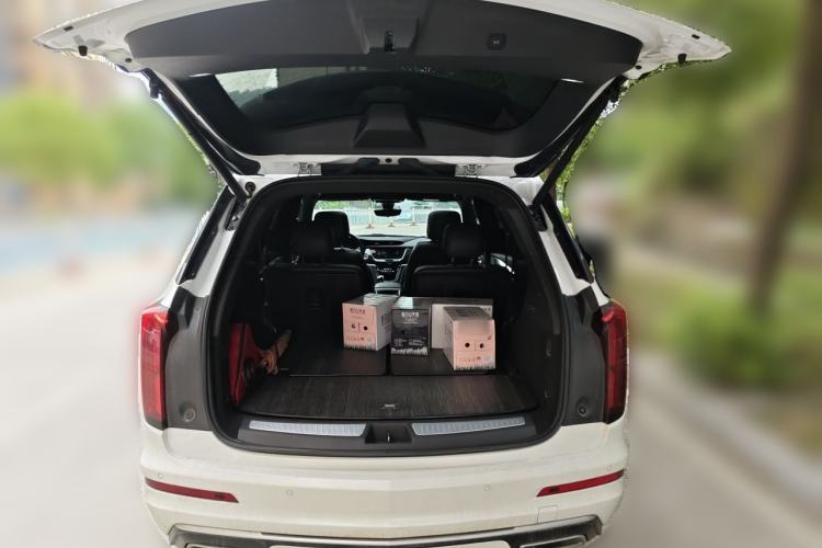 Used Cadillac XT6 2022 2.0T Six-Seater Four-Wheel Drive Luxury Version Trunk