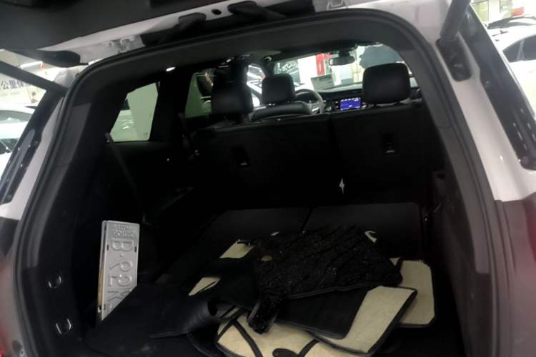 Used Cadillac XT6 2022 2.0T 7-Seater Two-Wheel Drive Luxury Version Trunk