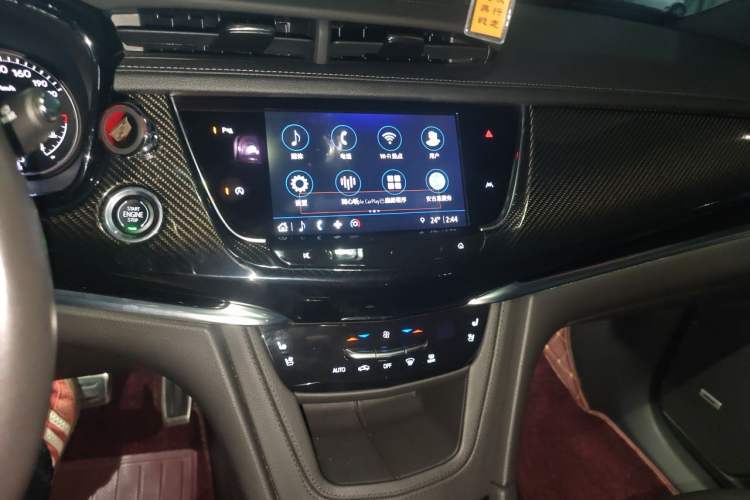 Used Cadillac XT6 2022 2.0T Six-Seater Four-Wheel-Drive Prestige Version Audio And AC Panel
