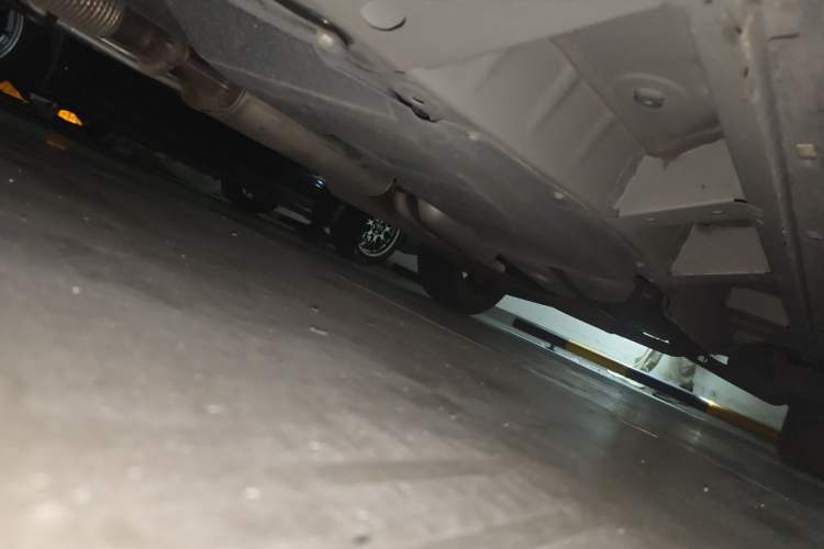 Used Cadillac XT6 2022 2.0T Six-Seater Four-Wheel-Drive Prestige Version Chassis Front Left