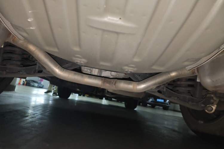 Used Cadillac XT6 2022 2.0T Six-Seater Four-Wheel-Drive Prestige Version Chassis Rear