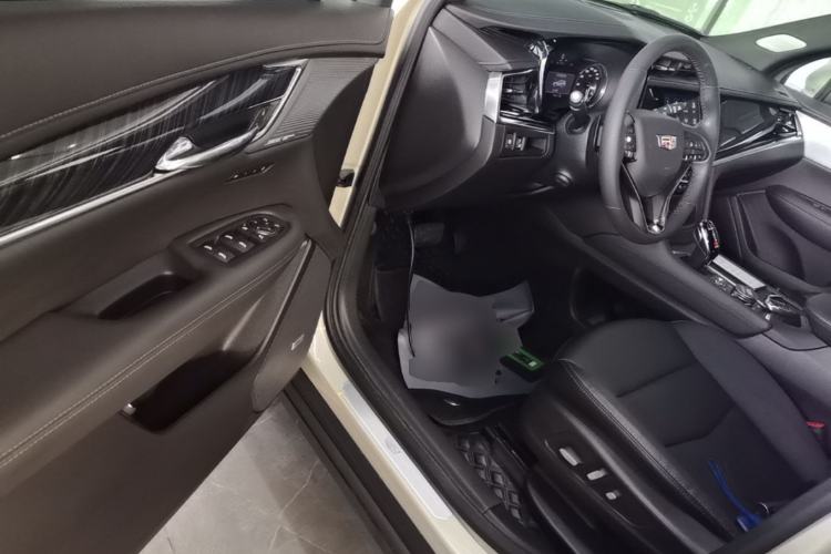 Used Cadillac XT6 2022 2.0T Six-Seater Four-Wheel Drive Luxury Version Driver Seat