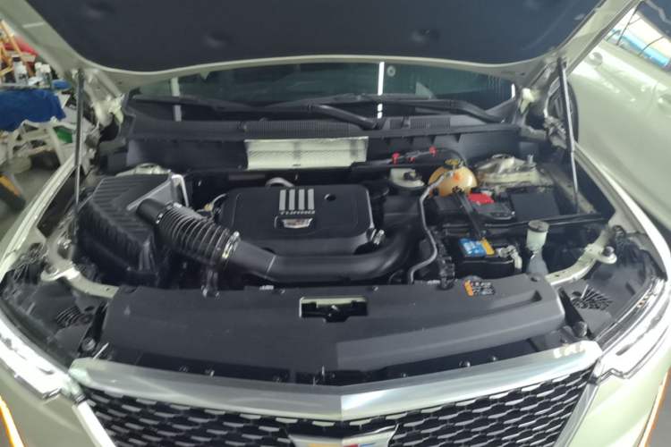 Used Cadillac XT6 2022 2.0T Six-Seater Four-Wheel Drive Luxury Version Engine Bay