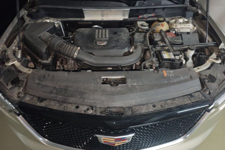 Used Cadillac XT6 2022 2.0T Six-Seater Four-Wheel-Drive Prestige Version Engine Bay