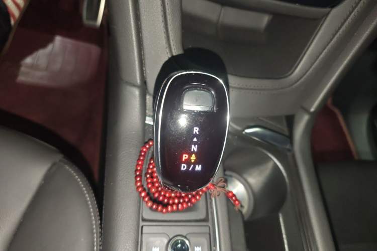 Used Cadillac XT6 2022 2.0T Six-Seater Four-Wheel-Drive Prestige Version Gear Lever