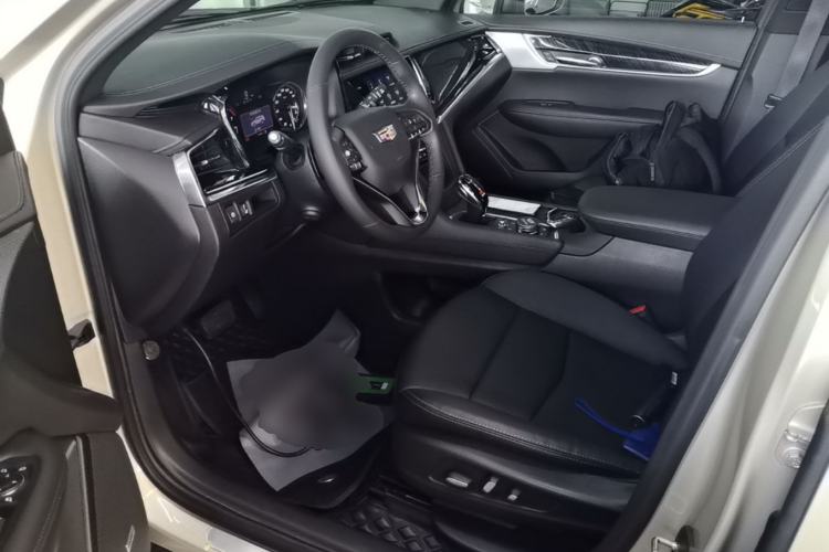 Used Cadillac XT6 2022 2.0T Six-Seater Four-Wheel Drive Luxury Version Left Front Seat