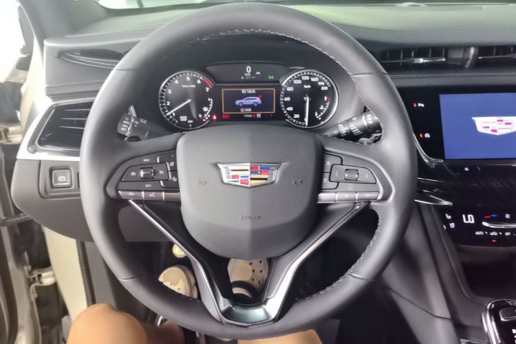Used Cadillac XT6 2022 2.0T Six-Seater Four-Wheel Drive Luxury Version Steering Wheel