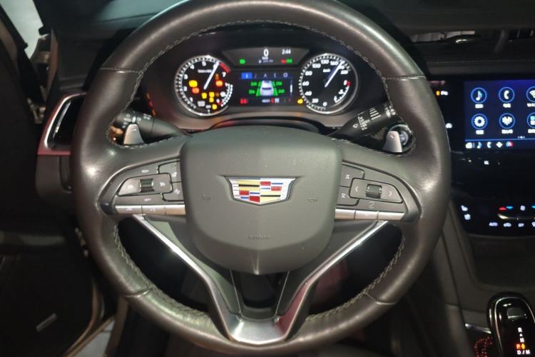 Used Cadillac XT6 2022 2.0T Six-Seater Four-Wheel-Drive Prestige Version Steering Wheel