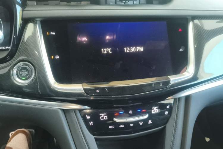 Used Cadillac XT6 2023 2.0T Six-Seater Four-Wheel-Drive Platinum Edition Black Diamond Version Audio And AC Panel