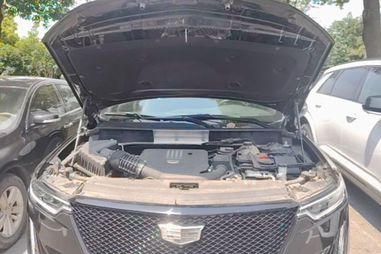 Used Cadillac XT6 2023 2.0T Six-Seater Four-Wheel-Drive Platinum Edition Black Diamond Version Engine Bay