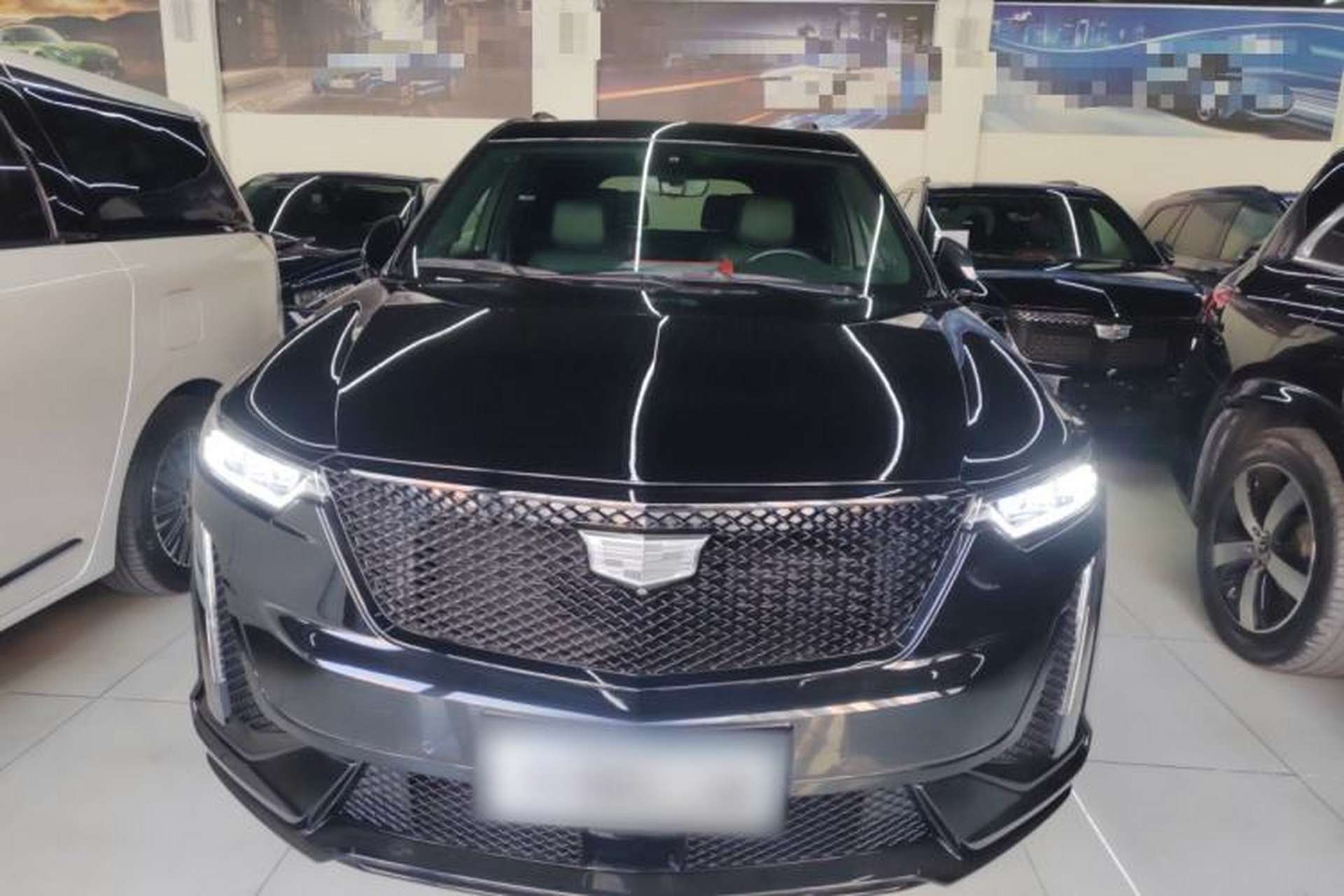 Used Cadillac XT6 2023 2.0T Six-Seater Four-Wheel-Drive Platinum Edition Black Diamond Version Front