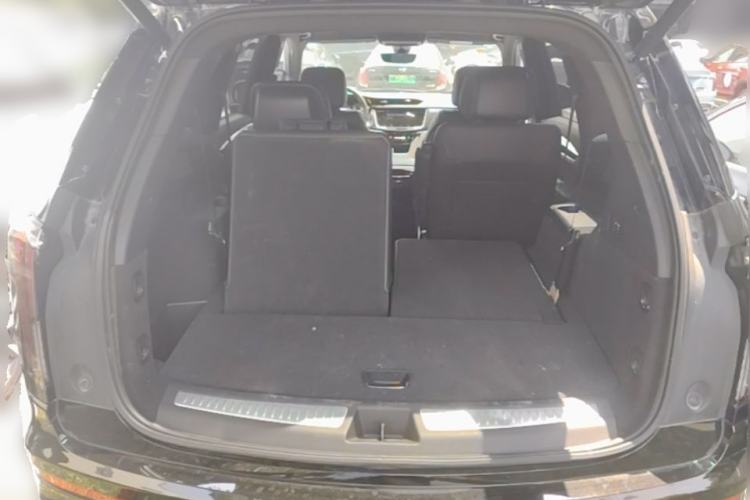 Used Cadillac XT6 2023 2.0T Six-Seater Four-Wheel-Drive Platinum Edition Black Diamond Version Trunk