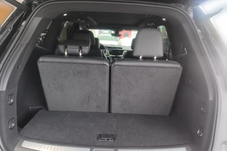 Used Cadillac XT6 2023 2.0T Six-Seater Four-Wheel-Drive Platinum Edition Black Diamond Version Trunk
