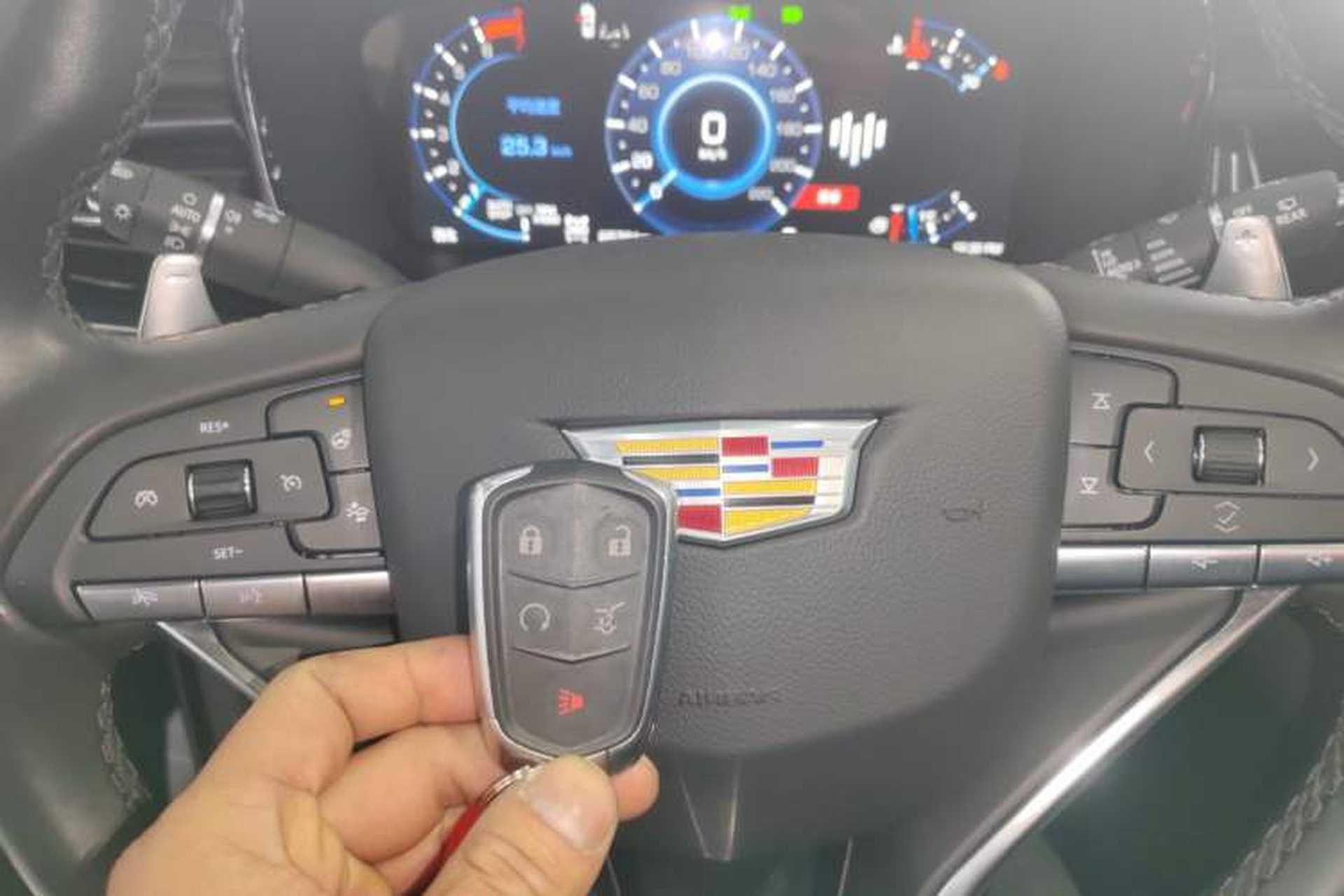 Used Cadillac XT6 2023 2.0T Six-Seater Four-Wheel-Drive Platinum Edition Black Diamond Version Vehicle Key
