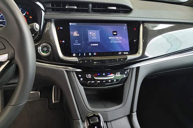 Used Cadillac XT6 2025 2.0T Six-Seater All-Wheel-Drive Prestige Executive Black Label Version Audio And AC Panel
