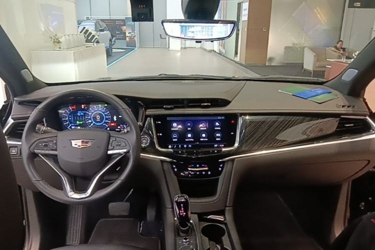 Used Cadillac XT6 2025 2.0T Six-Seater Four-Wheel-Drive Luxury Executive Classic Edition Center Console