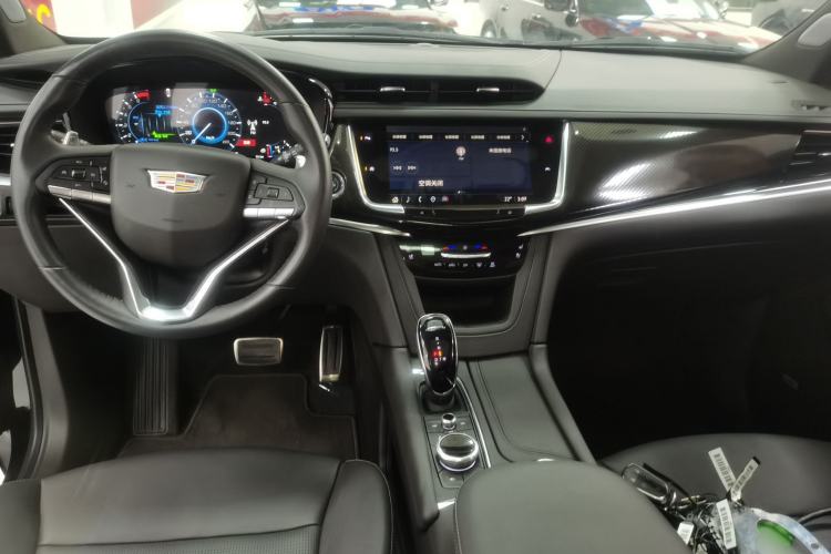Used Cadillac XT6 2025 2.0T Six-Seater All-Wheel-Drive Prestige Executive Black Label Version Center Console