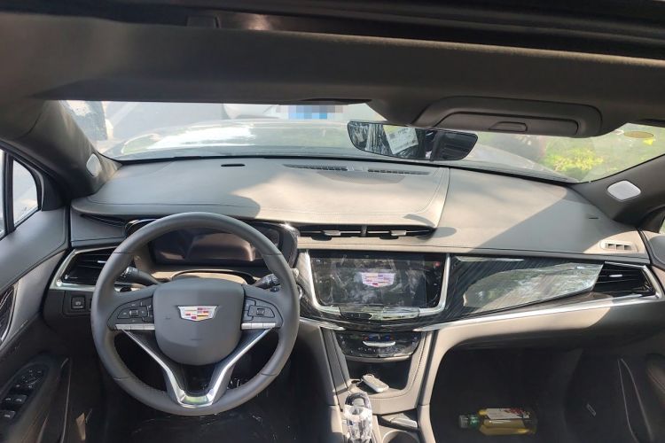 Used Cadillac XT6 2025 2.0T Six-Seater Four-Wheel-Drive Luxury Executive Classic Edition Center Console